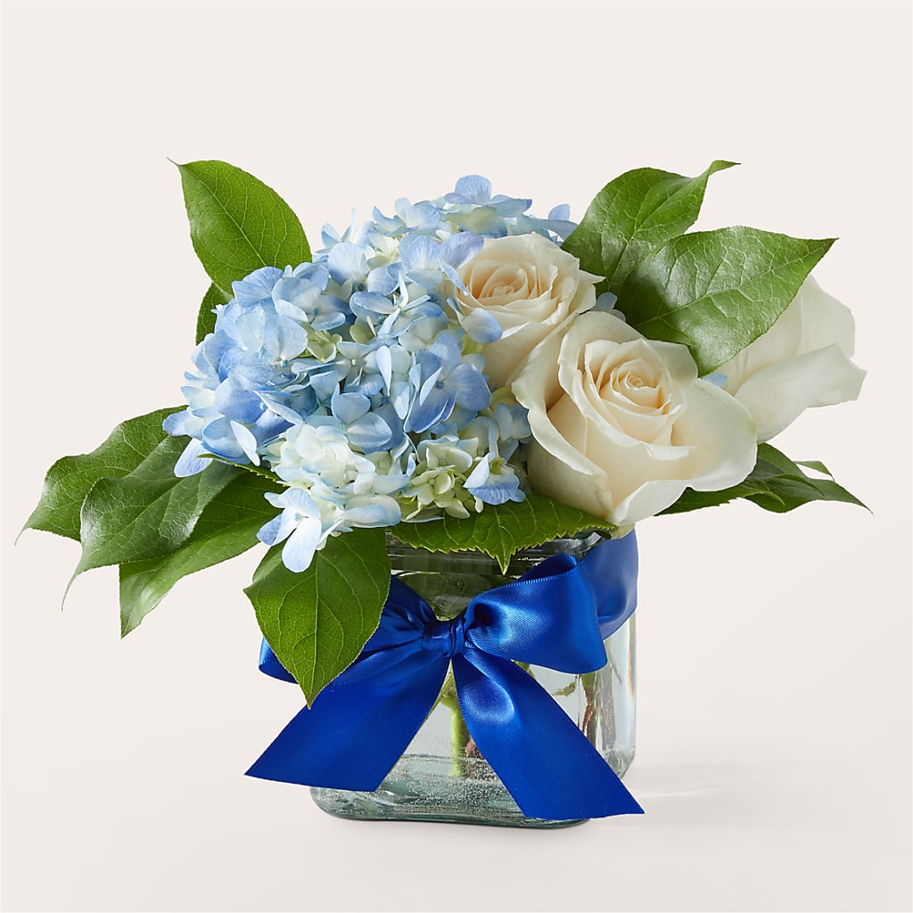 Sky Blue Delight Bouquet – SWEET CREATIONS BROOKFIELD FLWRS & BLLNS, Brookfield IL