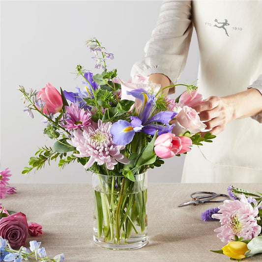 Pastel Tradition - A Florist Original – SWEET CREATIONS BROOKFIELD FLWRS & BLLNS, Brookfield IL
