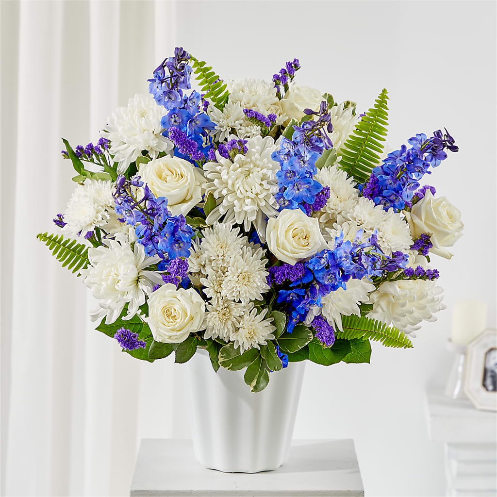 Hold Dear Tabletop Basket – SWEET CREATIONS BROOKFIELD FLWRS & BLLNS, Brookfield IL