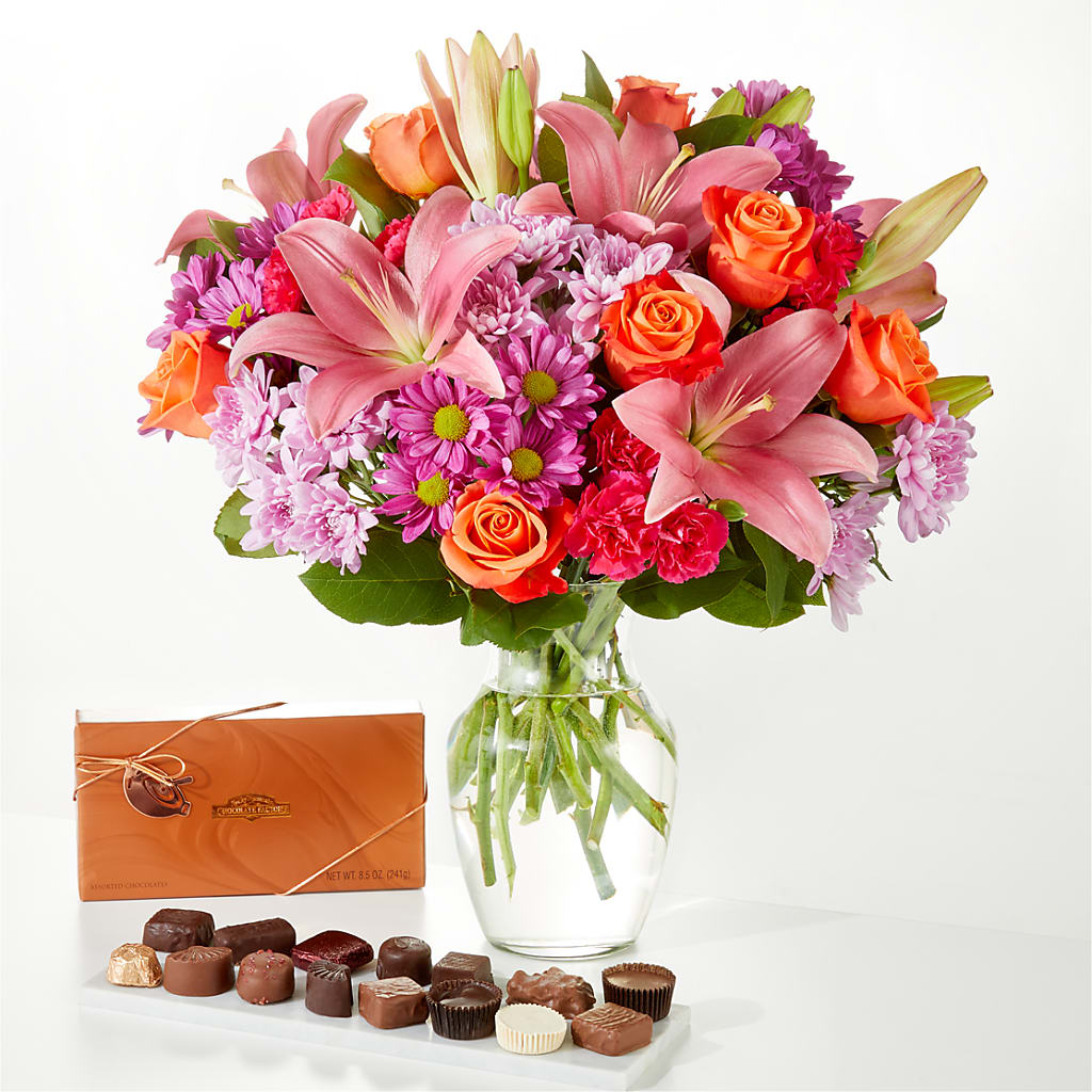 One and Only Bouquet and Chocolate Bundle – SWEET CREATIONS BROOKFIELD FLWRS & BLLNS, Brookfield IL