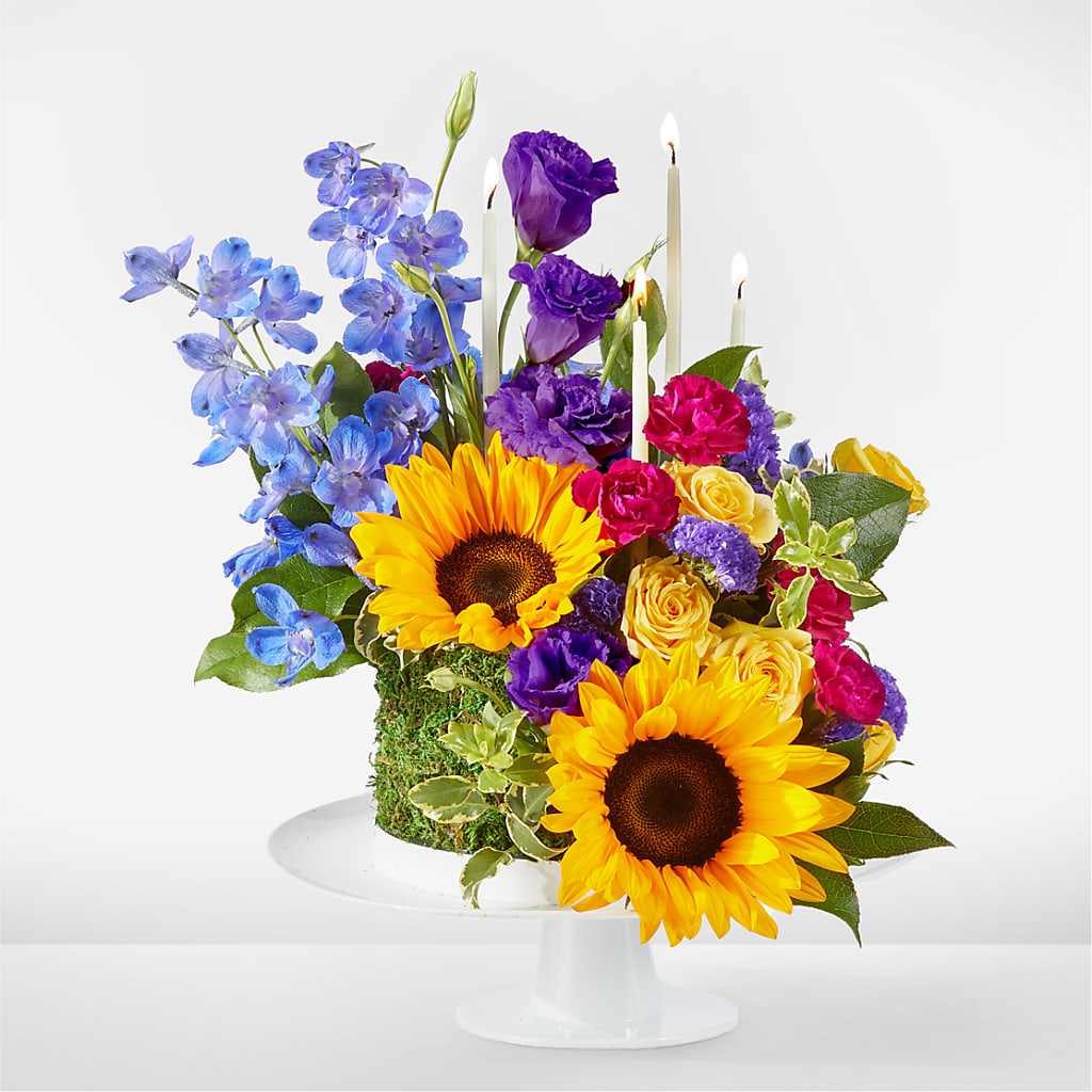 Star of the Day Floral Cake – SWEET CREATIONS BROOKFIELD FLWRS & BLLNS, Brookfield IL