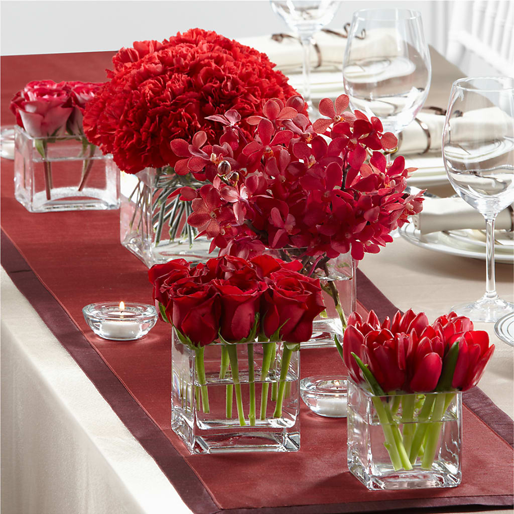 Modern Grace Centerpiece – SWEET CREATIONS BROOKFIELD FLWRS & BLLNS, Brookfield IL