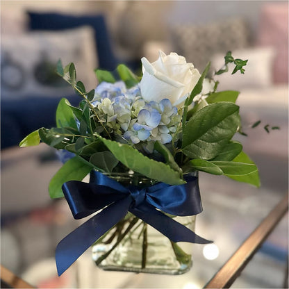 Sky Blue Delight Bouquet – SWEET CREATIONS BROOKFIELD FLWRS & BLLNS, Brookfield IL