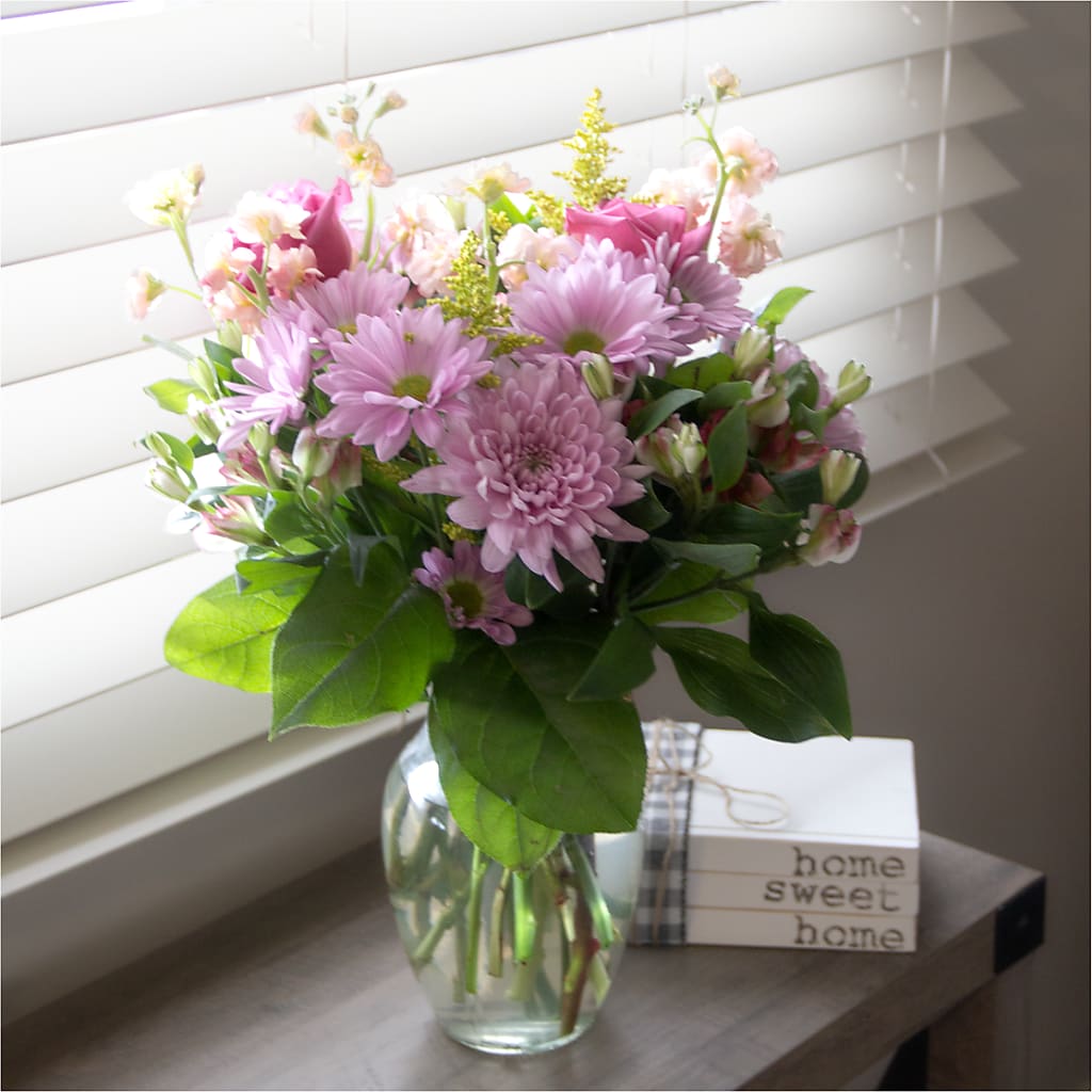 Pastel Tradition - A Florist Original – SWEET CREATIONS BROOKFIELD FLWRS & BLLNS, Brookfield IL