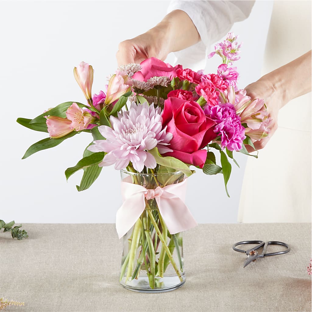 Pink Ribbon - A Florist Original – SWEET CREATIONS BROOKFIELD FLWRS & BLLNS, Brookfield IL