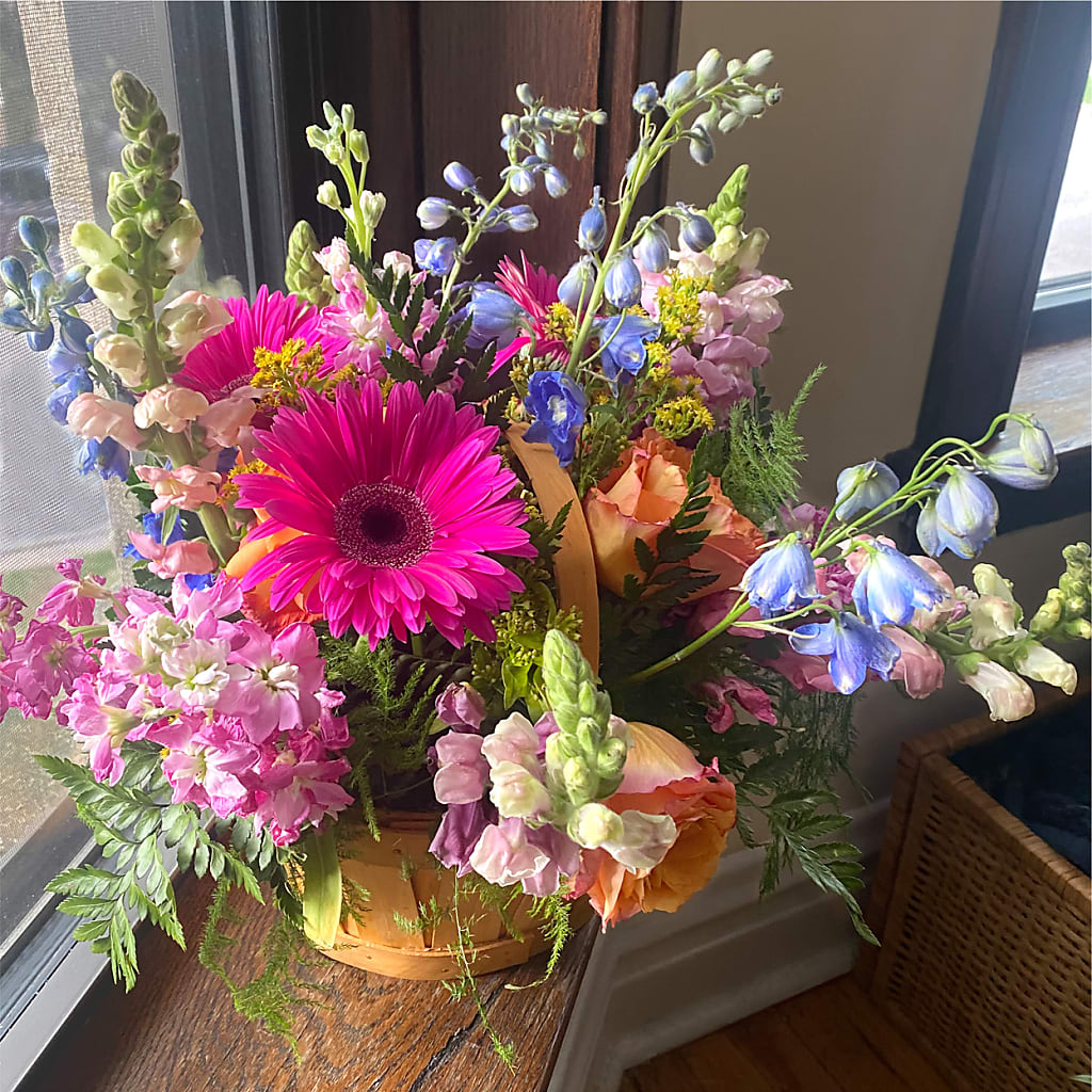 Garden of Life Basket – SWEET CREATIONS BROOKFIELD FLWRS & BLLNS, Brookfield IL