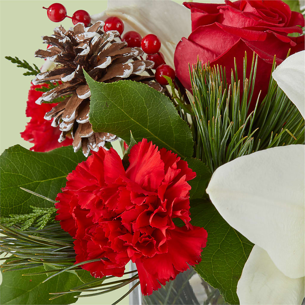 Glistening Icicles Bouquet – SWEET CREATIONS BROOKFIELD FLWRS & BLLNS, Brookfield IL