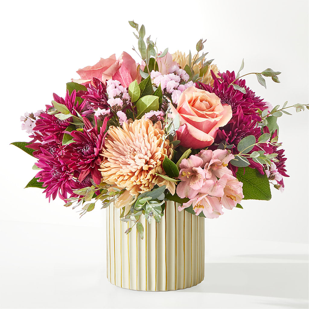 Berry Cobbler Bouquet with Ivory Vase – SWEET CREATIONS BROOKFIELD FLWRS & BLLNS, Brookfield IL