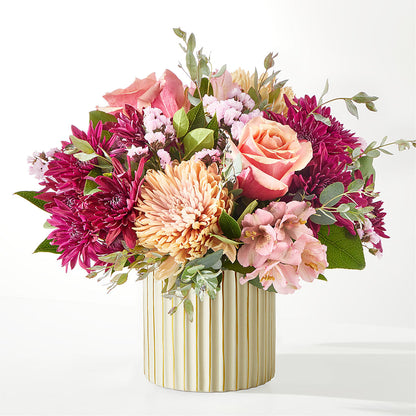 Berry Cobbler Bouquet with Ivory Vase – SWEET CREATIONS BROOKFIELD FLWRS & BLLNS, Brookfield IL