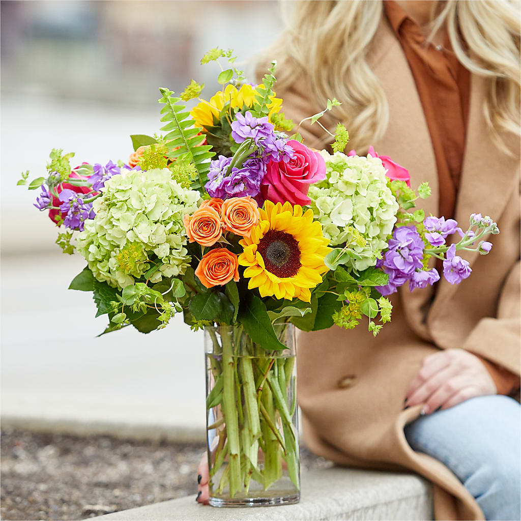 Vibrant Greetings Bouquet – SWEET CREATIONS BROOKFIELD FLWRS & BLLNS, Brookfield IL