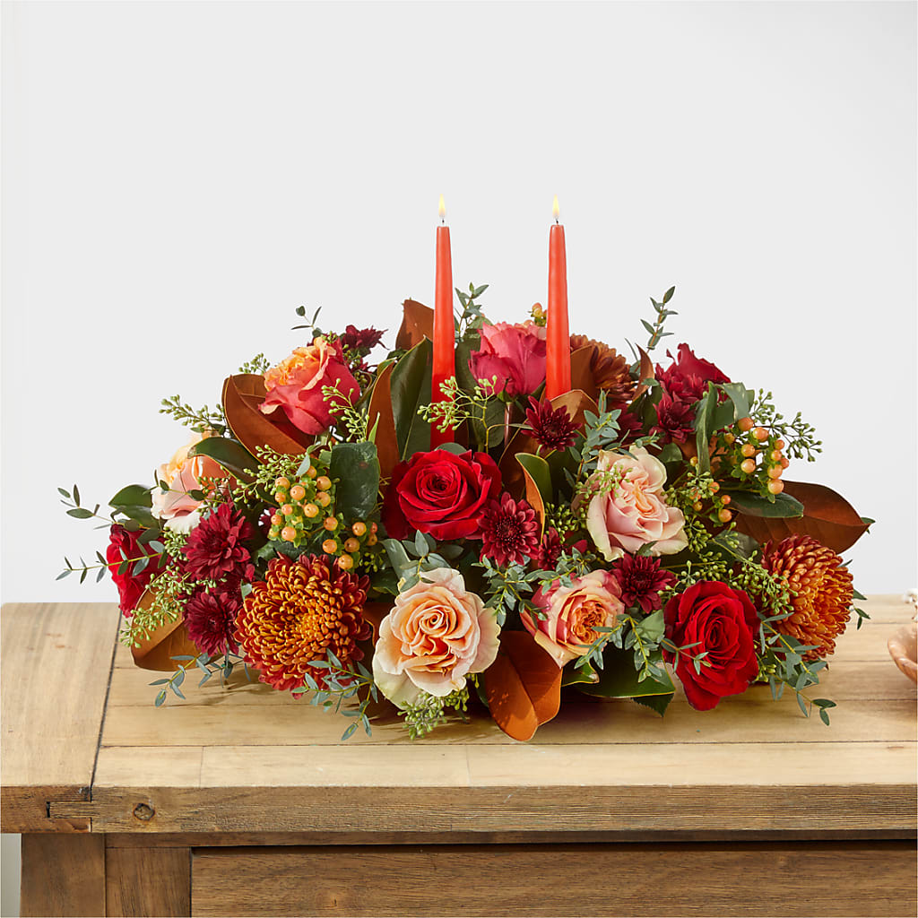 Gather Near Centerpiece – SWEET CREATIONS BROOKFIELD FLWRS & BLLNS, Brookfield IL